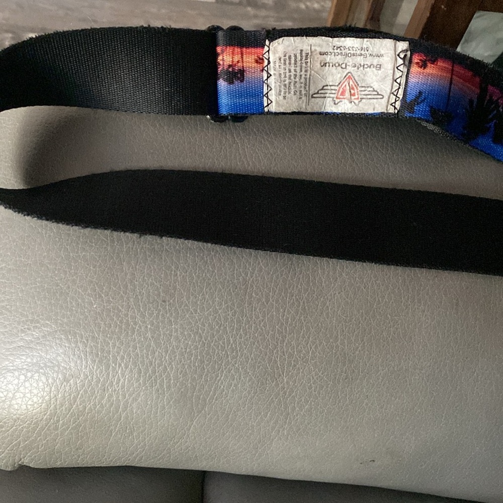 Ford Mustang seatbelt buckle belt - Picture 8 of 9
